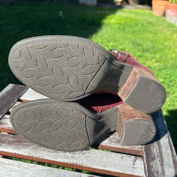 Naya Virtue Red leather boots size 7 - Picture 9 of 9